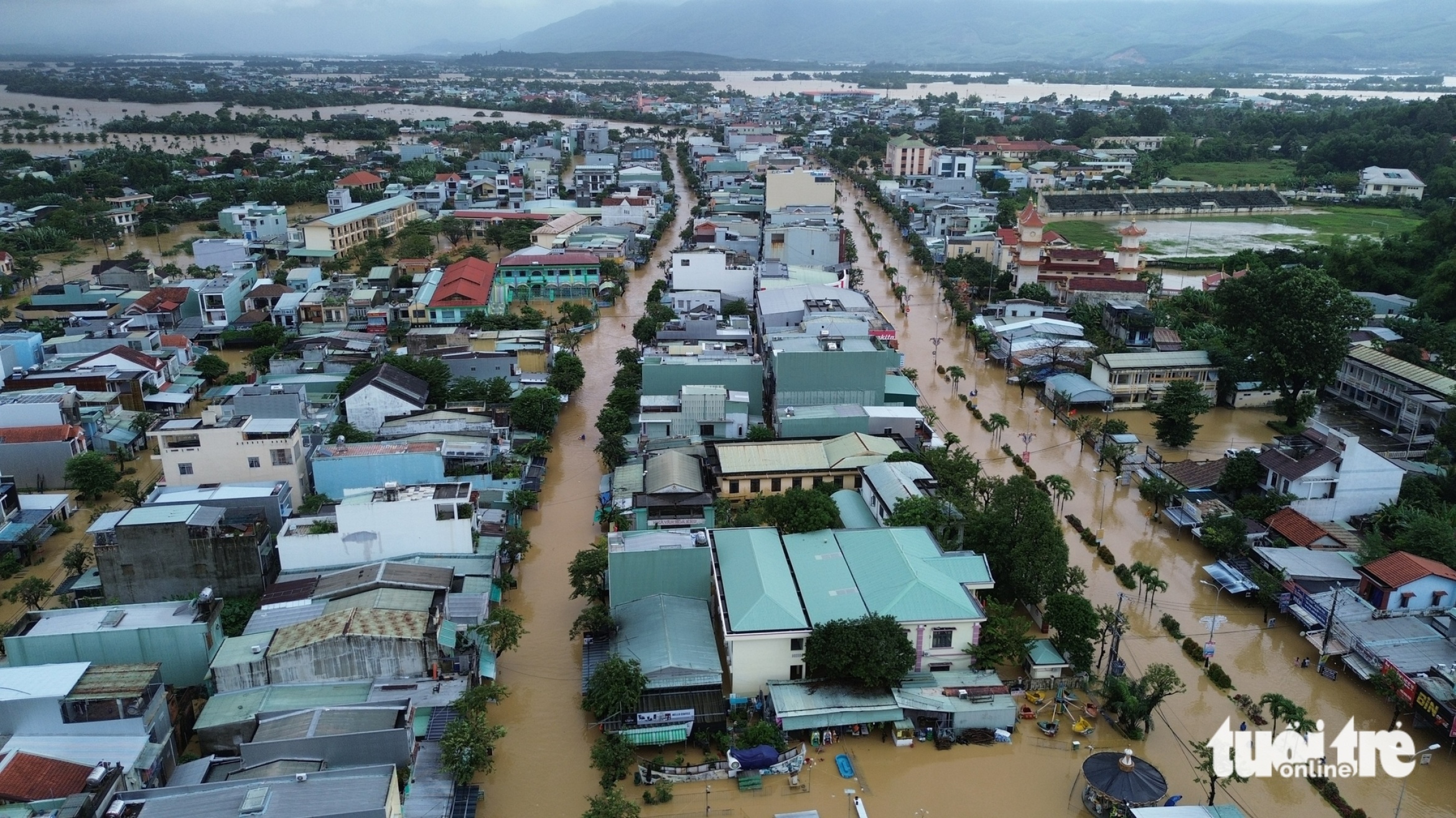 无人机全景拍摄:大禄县沿武嘉河'洪水中心'淹没在汪洋之中